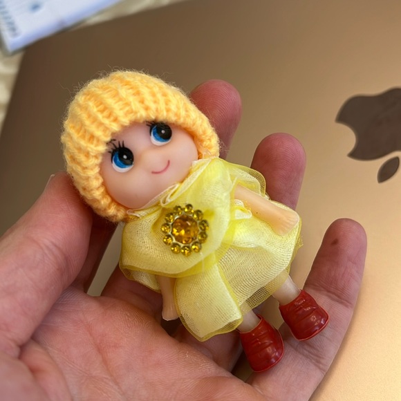 Elf toddler baby shelf doll mini toy yellow gem - Picture 2 of 8
